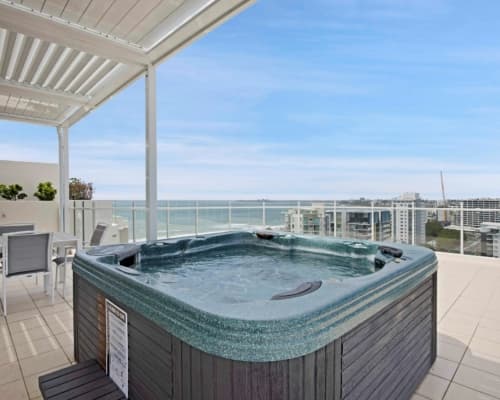 Aqua Vista Maroochydore Penthouse Hot Tub